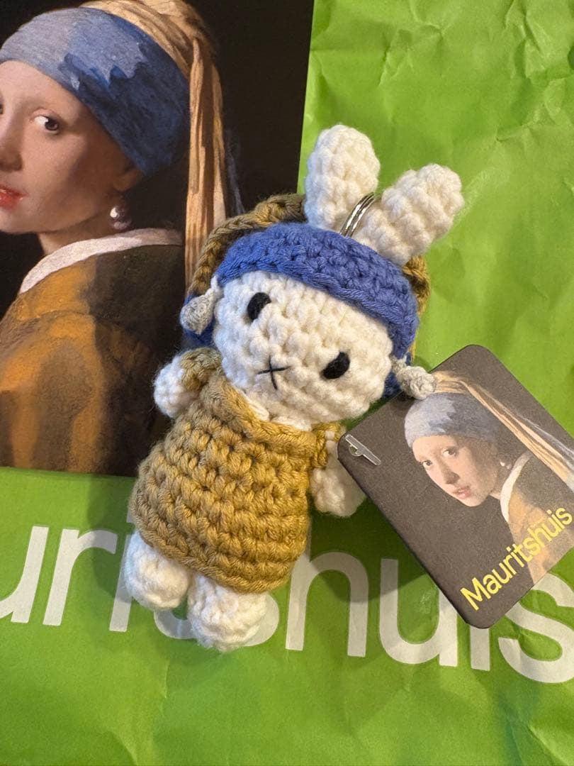 ミッフィー(フェルメール/真珠の耳飾りの少女)あみぐるみ - メルカリ