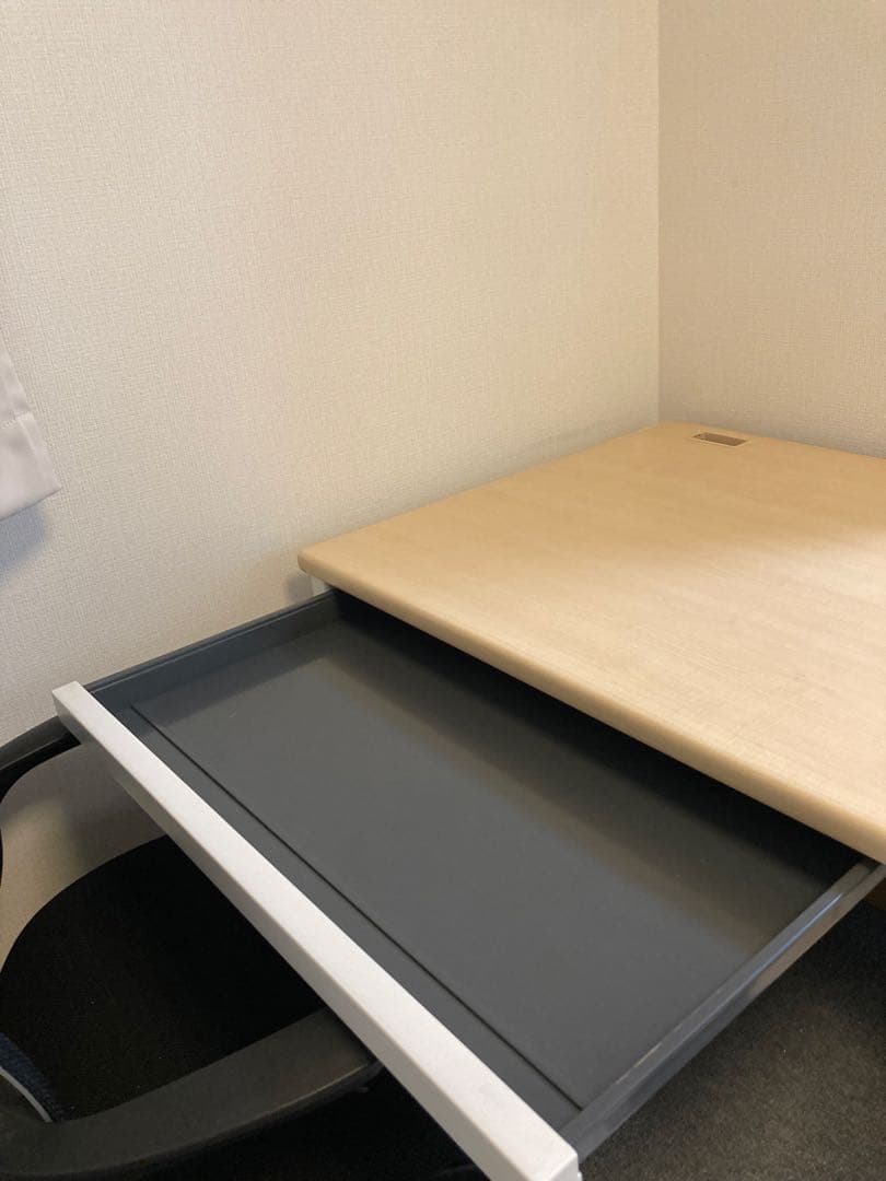 【中古/美品】コクヨ　平デスク　幅80.奥行70　引き出し付き