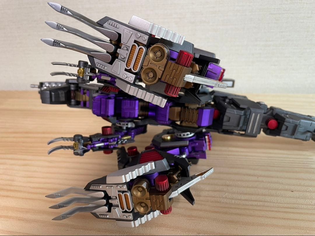 ジェノザウラー リパッケージ 塗装済完成品 HMM ゾイド - メルカリ