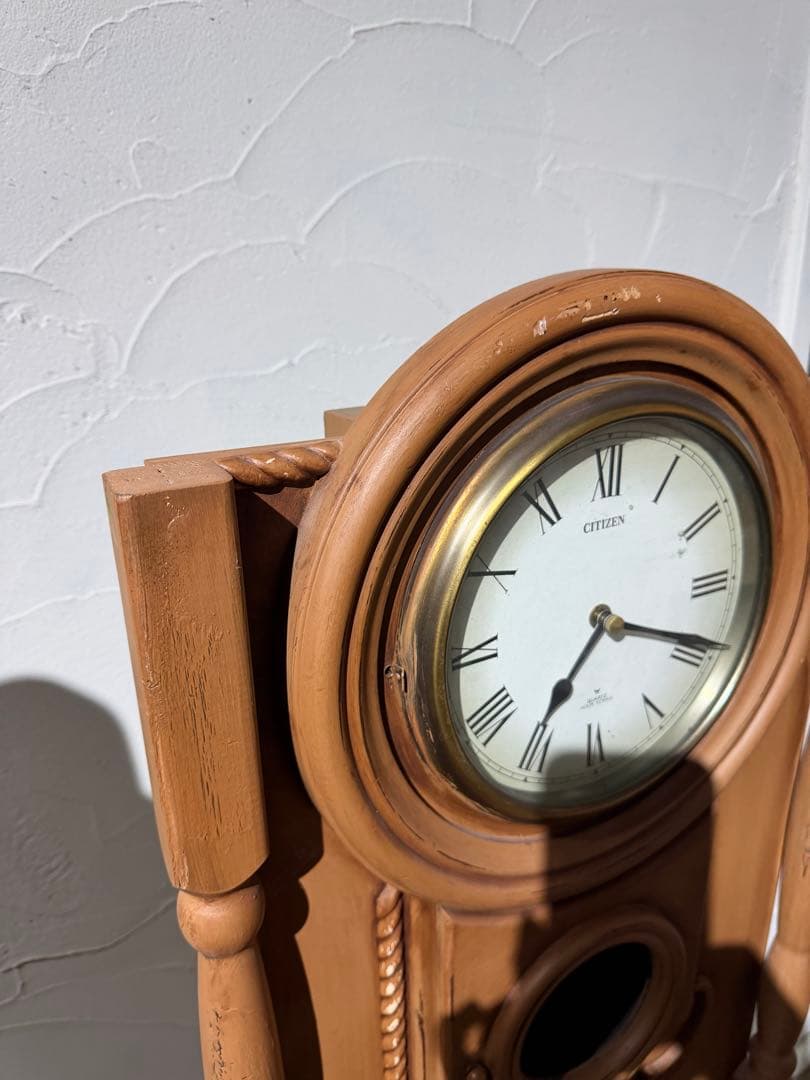 おとぎの国にあるような時計のオブジェ