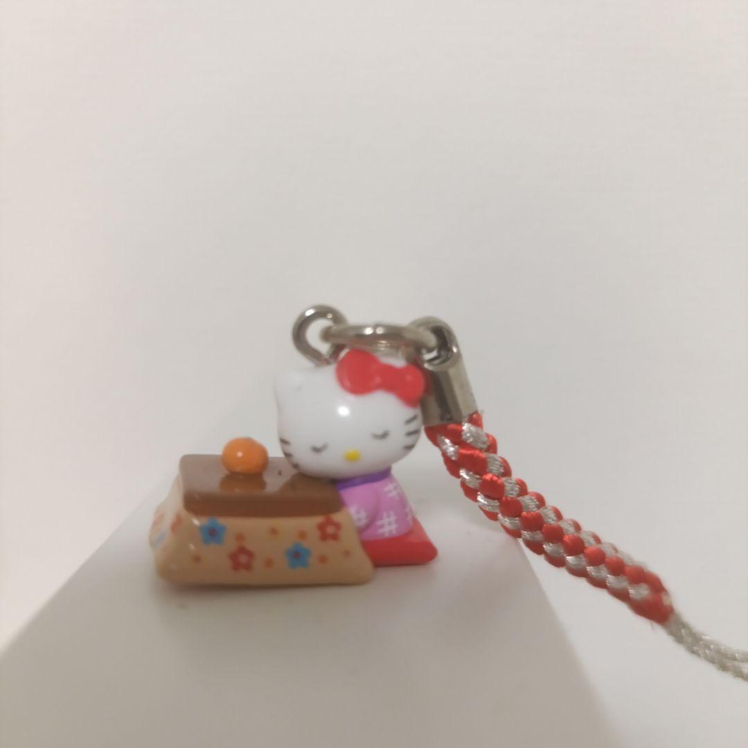ハローキティ こたつ ストラップ 3個セット - メルカリ