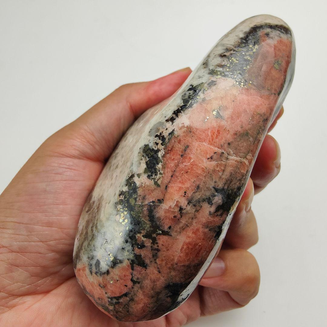 9.パイライトイントリプライト　ゴールデンインカローズ　鉱物　原石　天然石