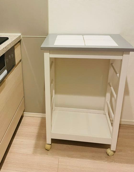 キャスター付きキッチンテーブル