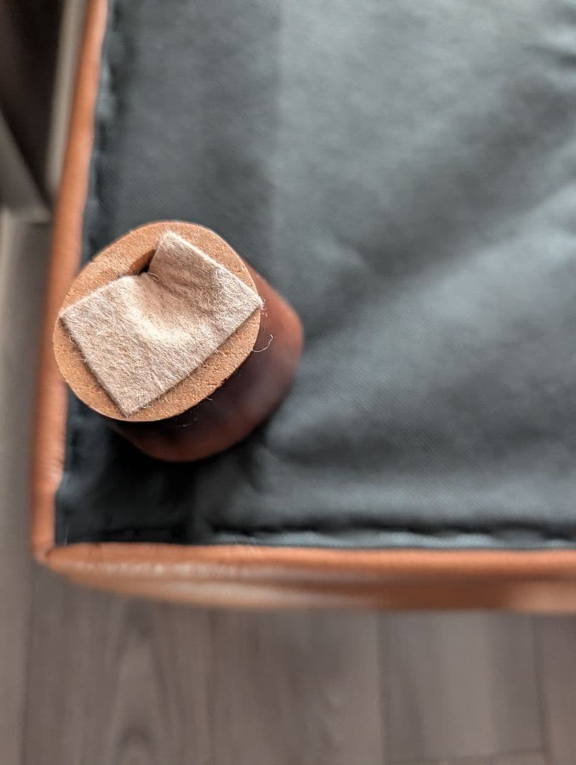 かねたや オットマン　オシリス　SP IT108 イタリア製総革 2024年購入