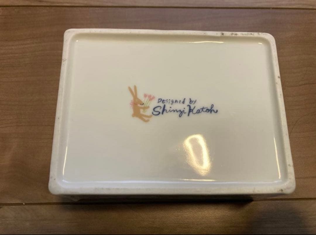 【人気】カトウシンジ　陶器製のティッシュボックス。