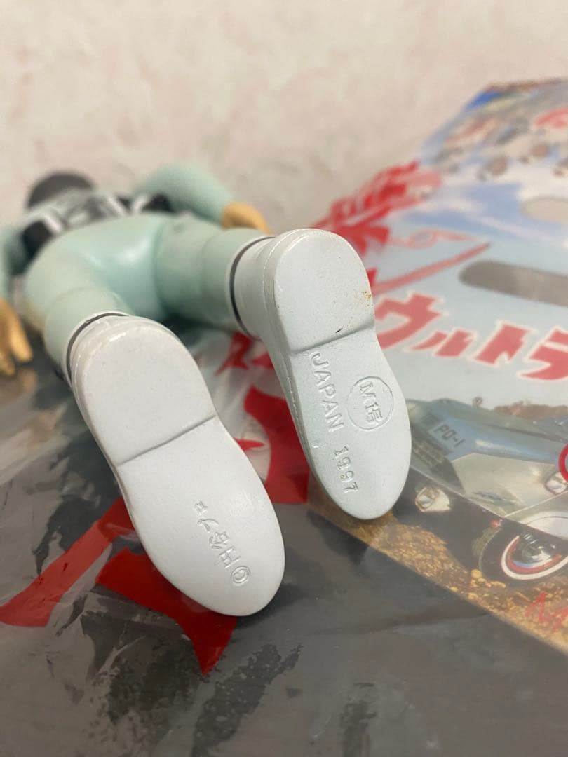 アンヌ隊員　ソフビ人形　サイン入り