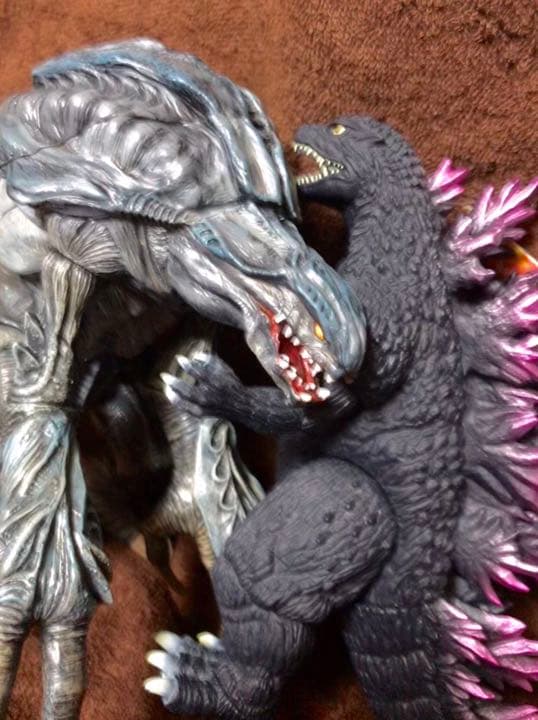 24日まで出品☆ゴジラミレニアム 敵怪獣 オルガ リペイント - メルカリ