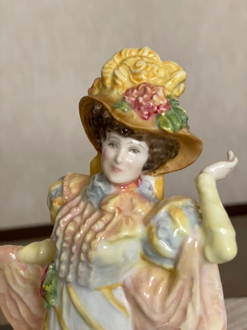   のフィギュリン