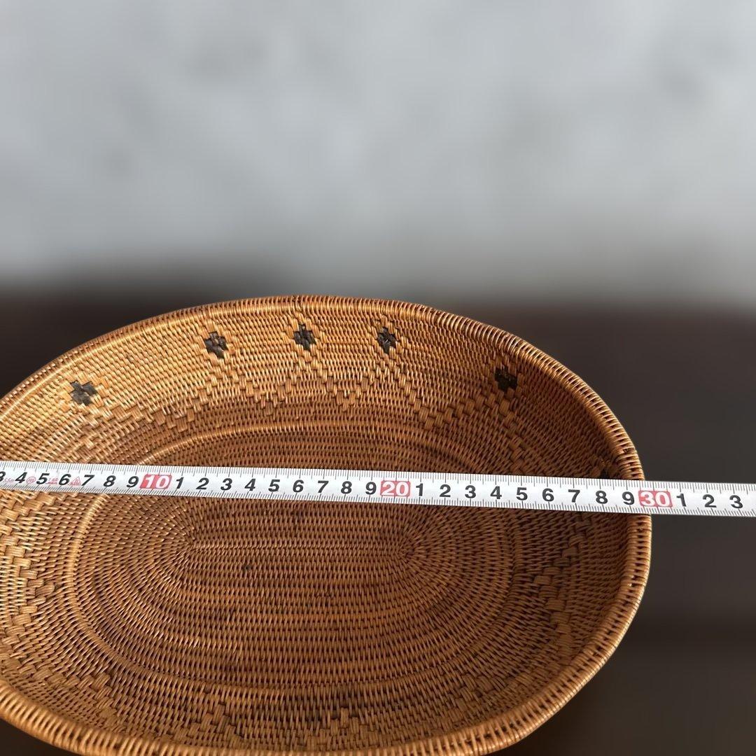 アタ　楕円形バスケット 中型 黒い模様入り