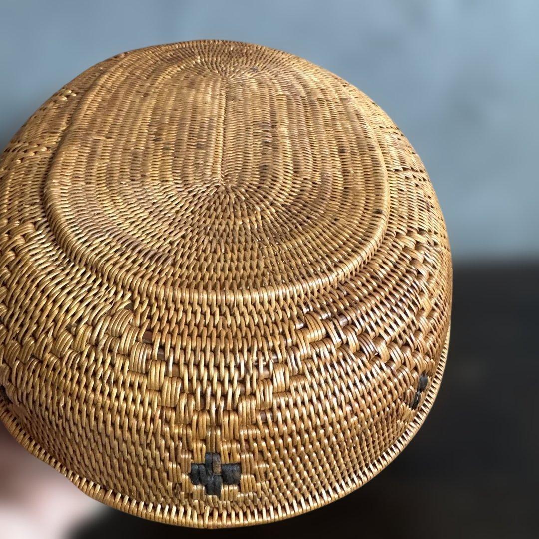 アタ　楕円形バスケット 中型 黒い模様入り