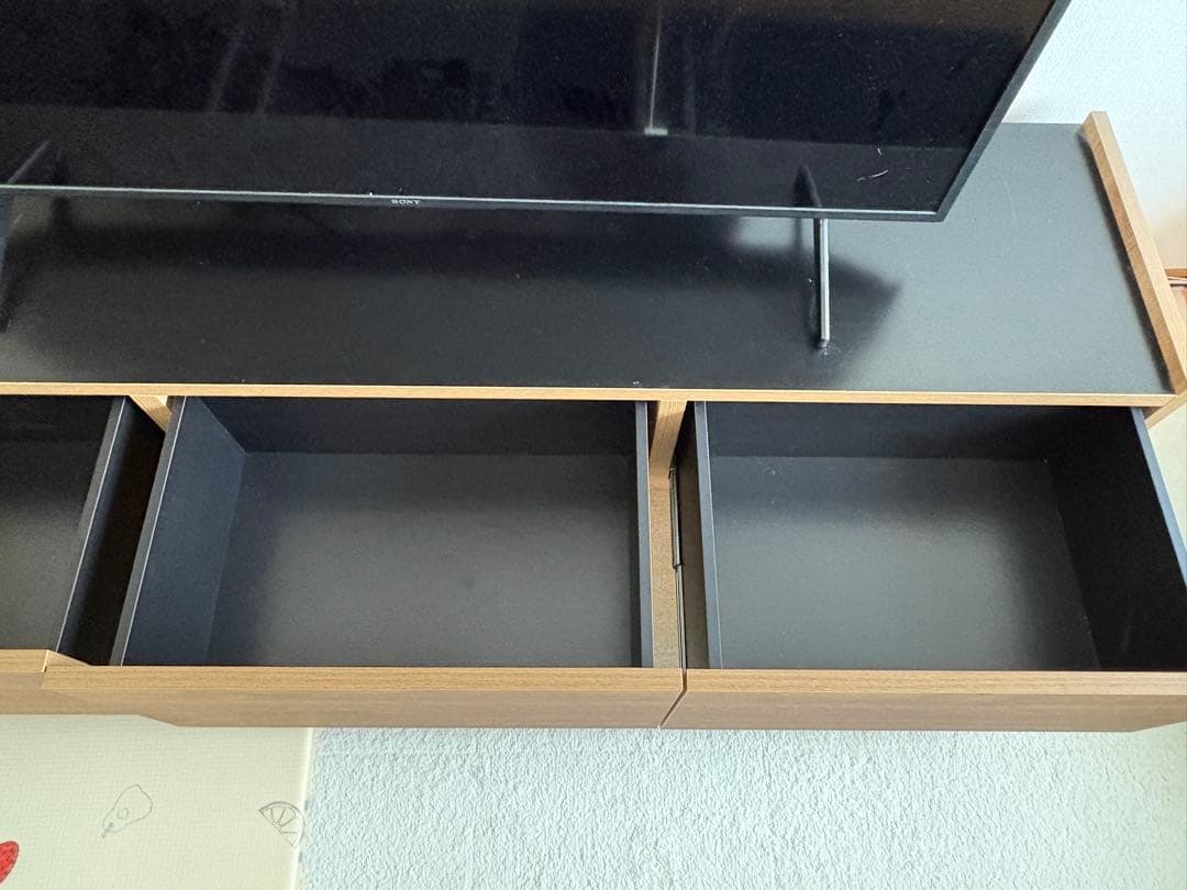 テレビ台　lowya