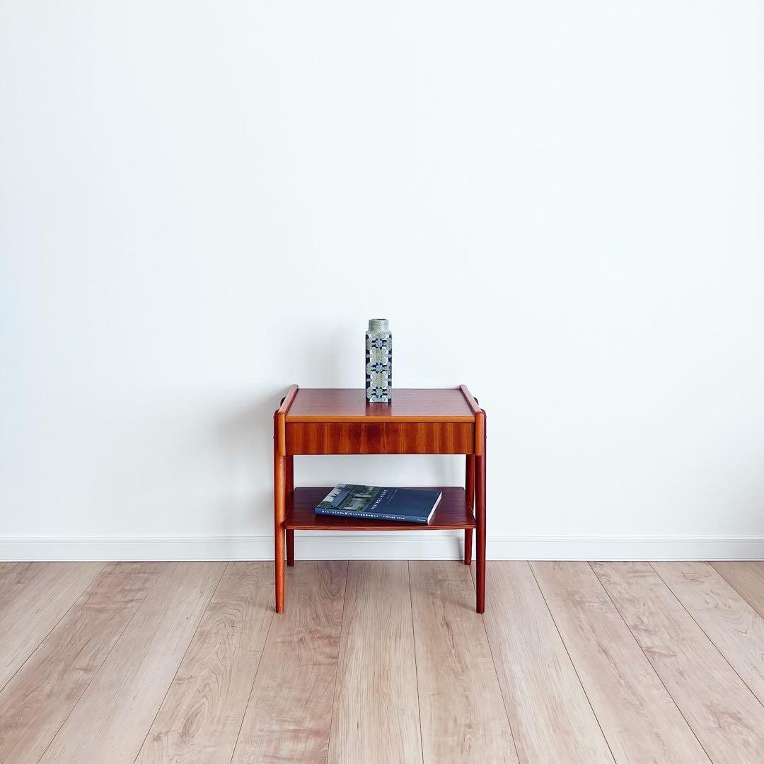 ベッドサイドテーブル　北欧ビンテージ　スウェーデン　スモールチェスト　蚤の市