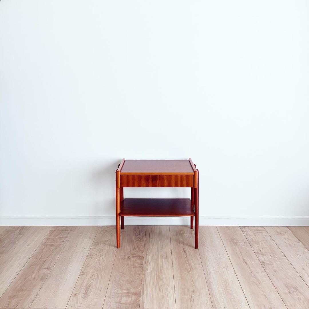 ベッドサイドテーブル　北欧ビンテージ　スウェーデン　スモールチェスト　蚤の市