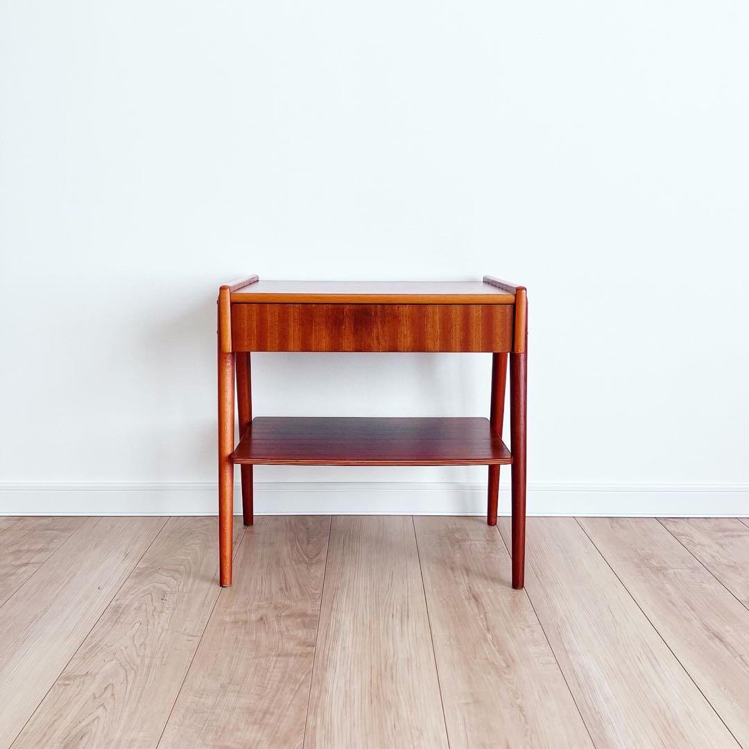 ベッドサイドテーブル　北欧ビンテージ　スウェーデン　スモールチェスト　蚤の市