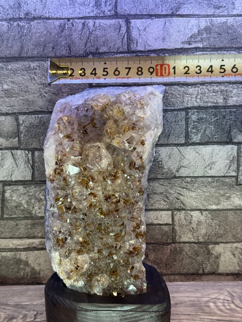 カコクセナイトインアメジスト　クラスター　原石 アメジストドーム