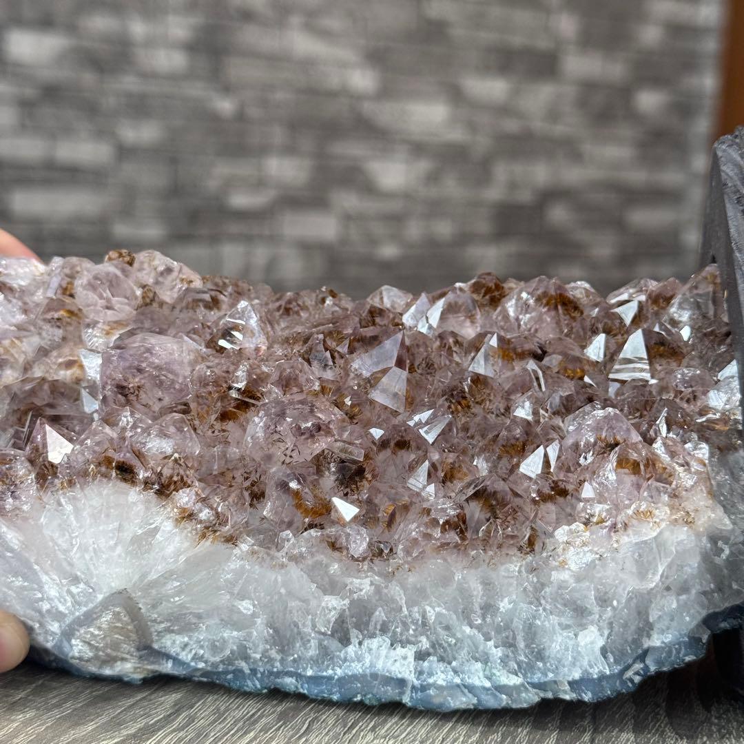 カコクセナイトインアメジスト　クラスター　原石 アメジストドーム