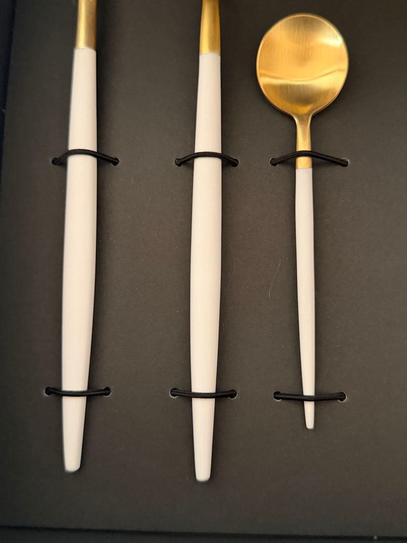 Cutipol クチポール　カラトリーセット　ホワイト×ゴールド