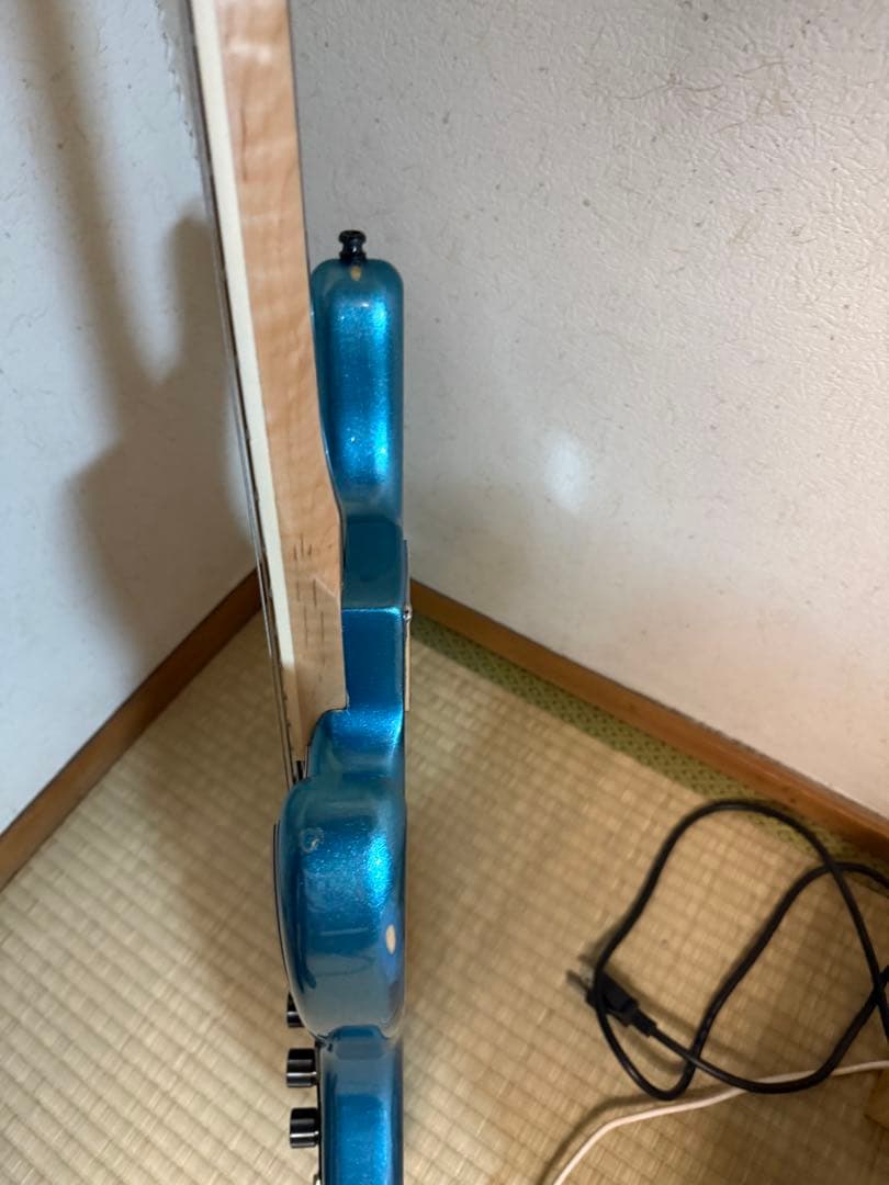 メタリックブルー 4弦エレキベース　ノーブランド　カスタム