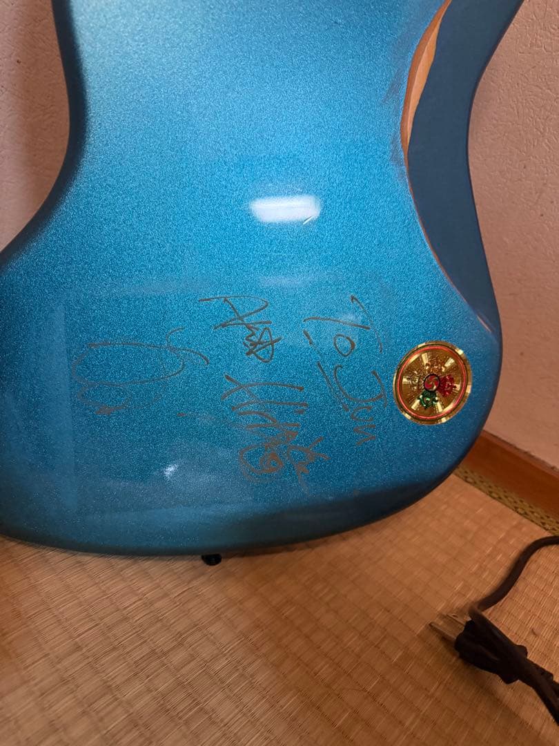 メタリックブルー 4弦エレキベース　ノーブランド　カスタム