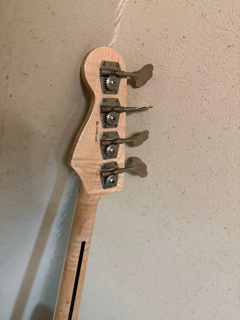 メタリックブルー 4弦エレキベース　ノーブランド　カスタム
