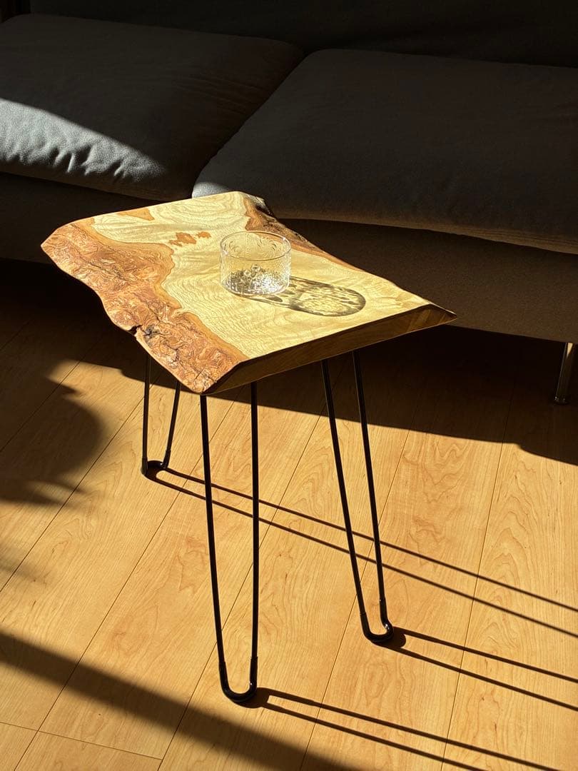 【極上の一枚】 国産楠（くすのき）無垢天然木一枚板サイドテーブル