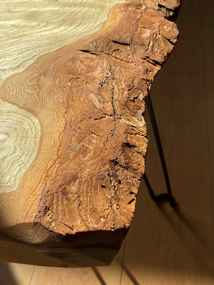 【極上の一枚】 国産楠（くすのき）無垢天然木一枚板サイドテーブル