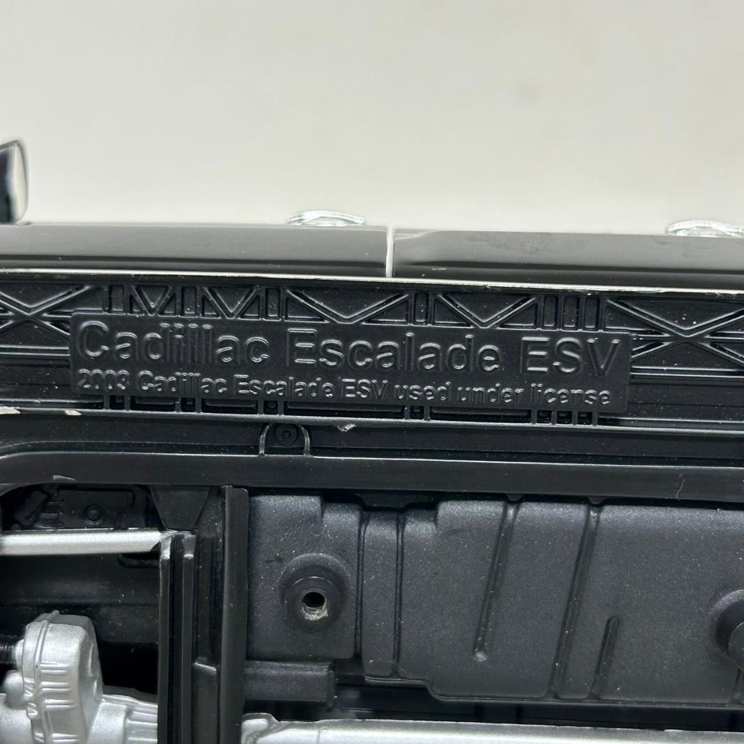 キャデラック エスカレード ESV 2003 1/18 ミニカー Y0967 - メルカリ