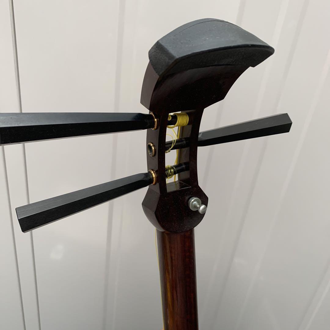 中古☆津軽三味線 紅木 丸打胴 一本樋 中棹 ハードケース付き☆ - メルカリ