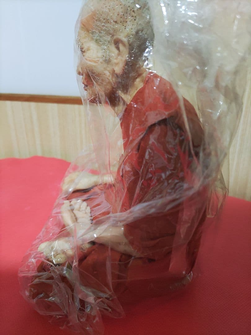 超リアル　タイ僧侶フィギュア