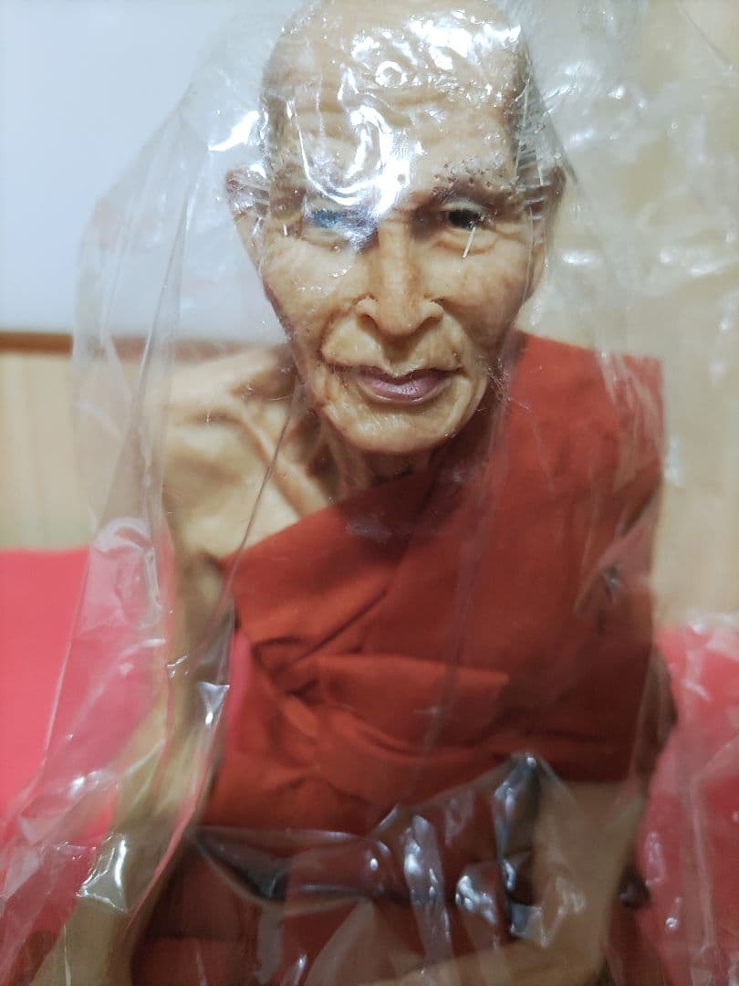 超リアル　タイ僧侶フィギュア