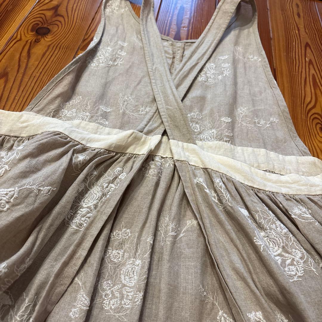 インスタグラム人気作家様 バッククロスエプロンワンピース 薔薇刺繍