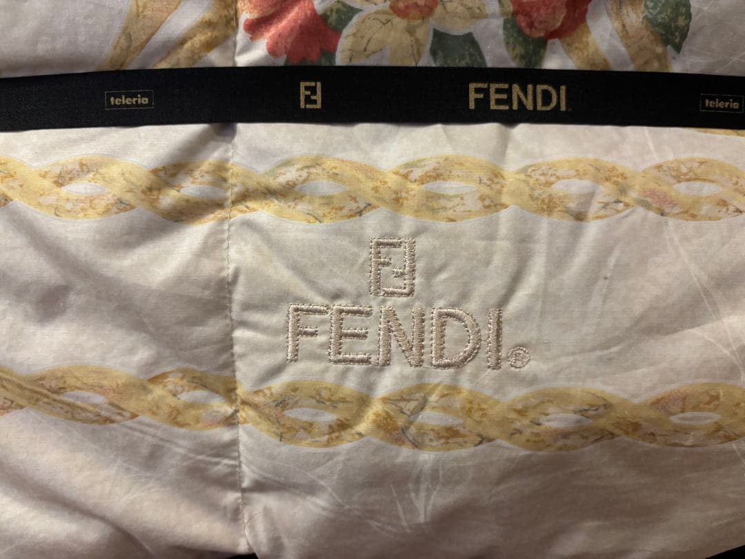 FENDI フェンディ 羽毛肌掛ふとん　サイズ150×210㎝❁.*・゜