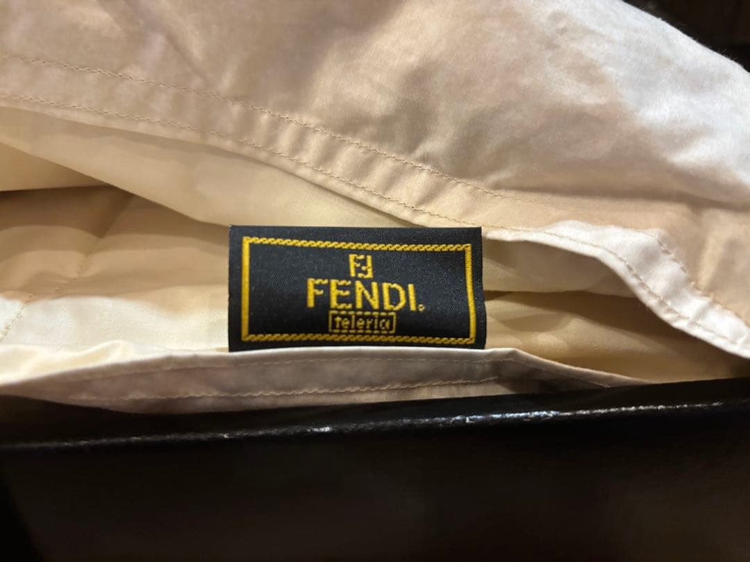 FENDI フェンディ 羽毛肌掛ふとん　サイズ150×210㎝❁.*・゜