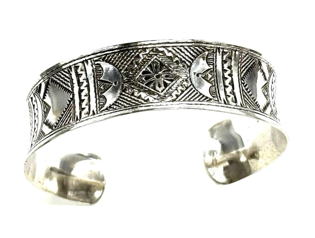 トゥアレグ族　ハンドメイド　シルバーバングル