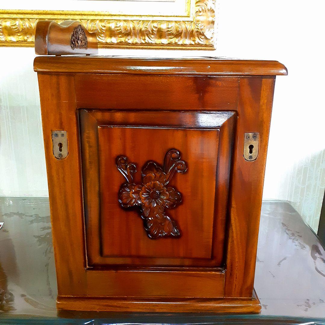 世界三大銘木　マホガニー仕様　カリブの宝『引き出し付マガジンラック』　手彫り彫刻