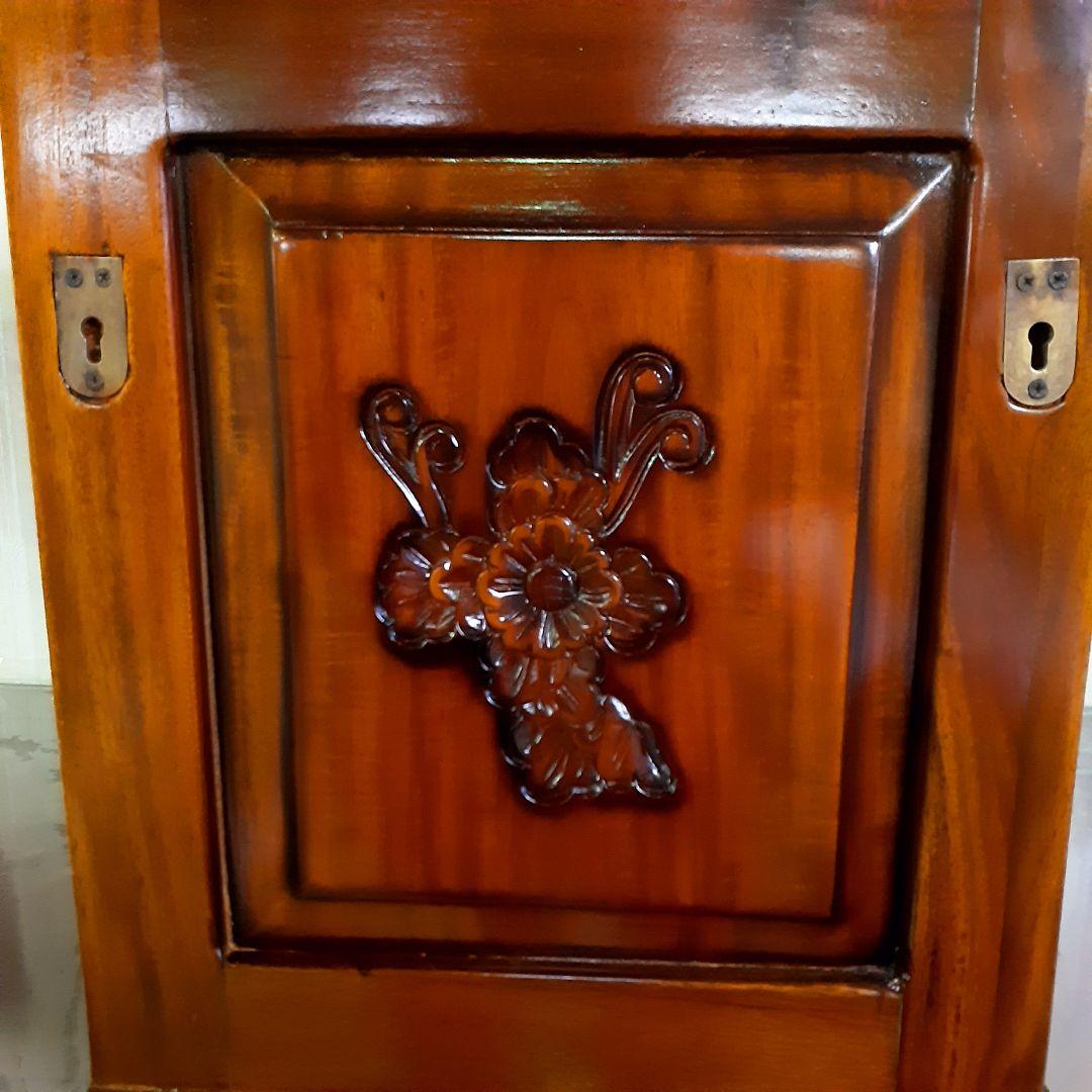 世界三大銘木　マホガニー仕様　カリブの宝『引き出し付マガジンラック』　手彫り彫刻