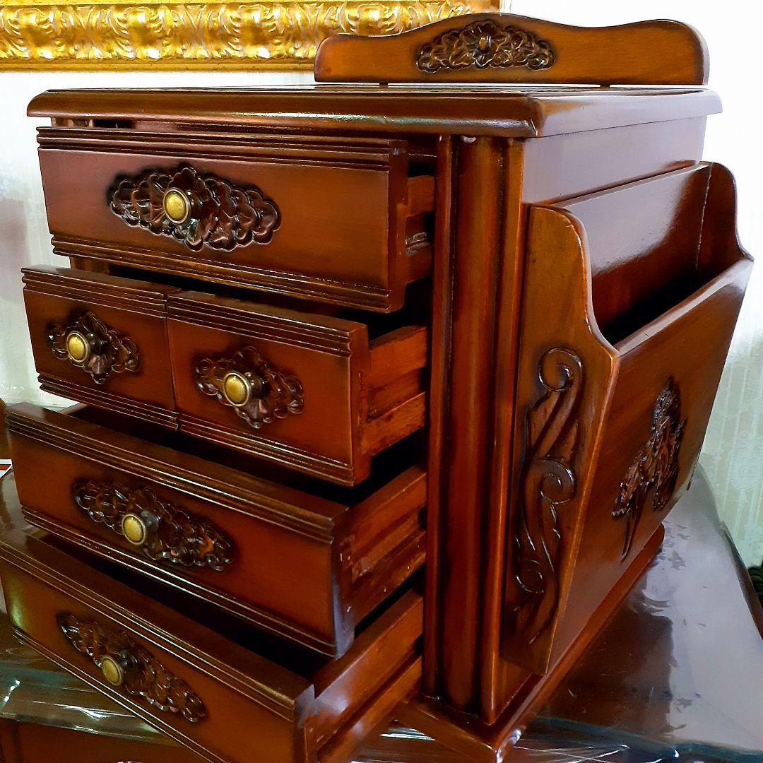 世界三大銘木　マホガニー仕様　カリブの宝『引き出し付マガジンラック』　手彫り彫刻