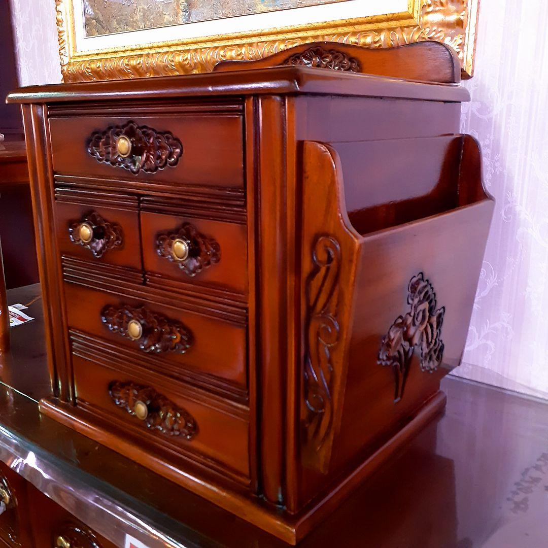 世界三大銘木　マホガニー仕様　カリブの宝『引き出し付マガジンラック』　手彫り彫刻