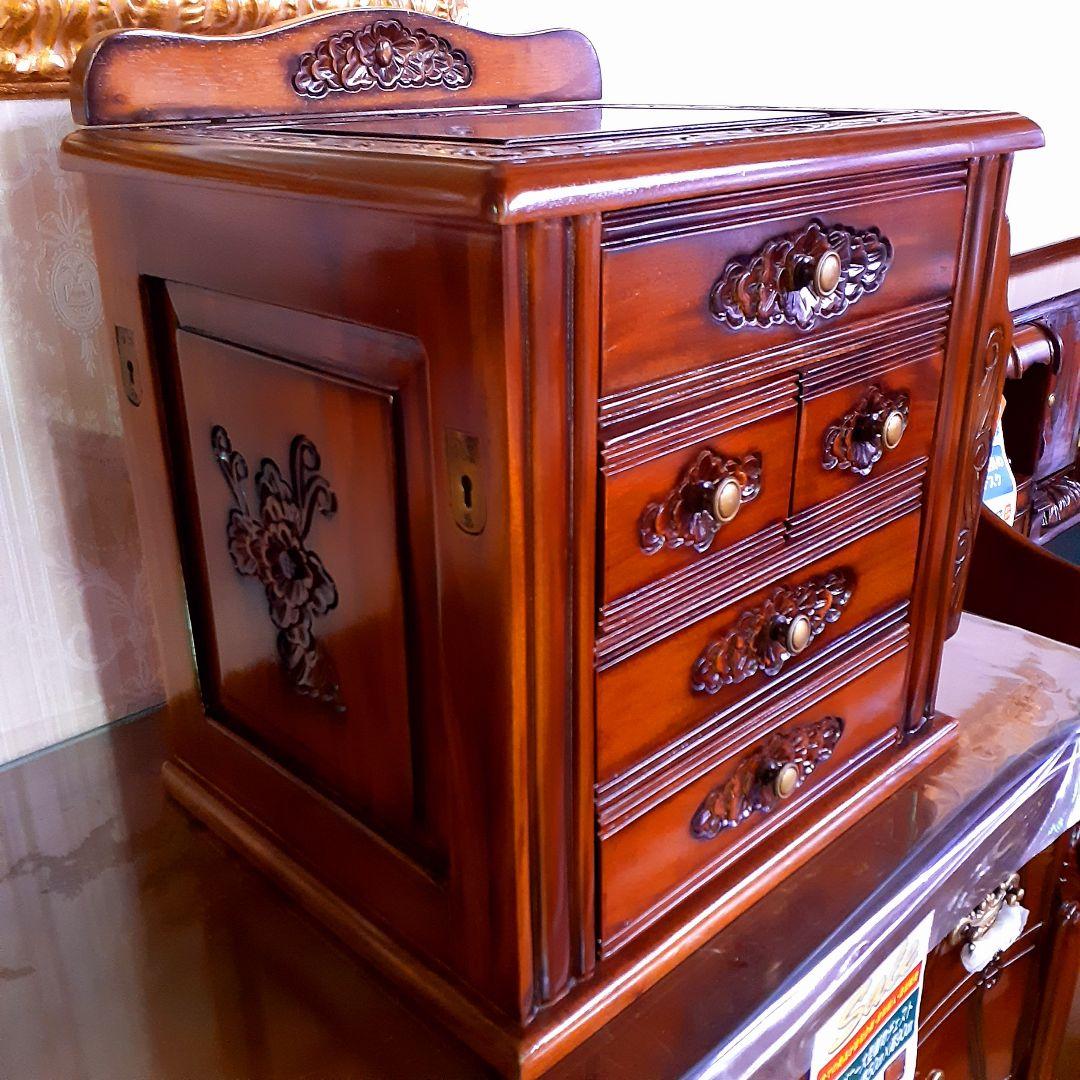 世界三大銘木　マホガニー仕様　カリブの宝『引き出し付マガジンラック』　手彫り彫刻