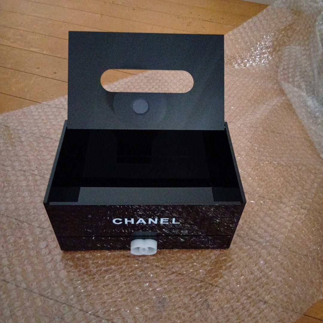 い*♡様 シャネル　CHANEL ノベルティ　ティッシュケース　アクリル　コスメ
