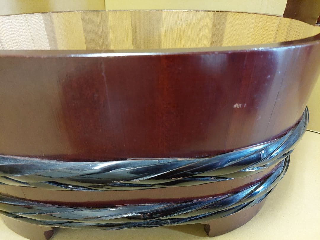 朱塗りおかもち