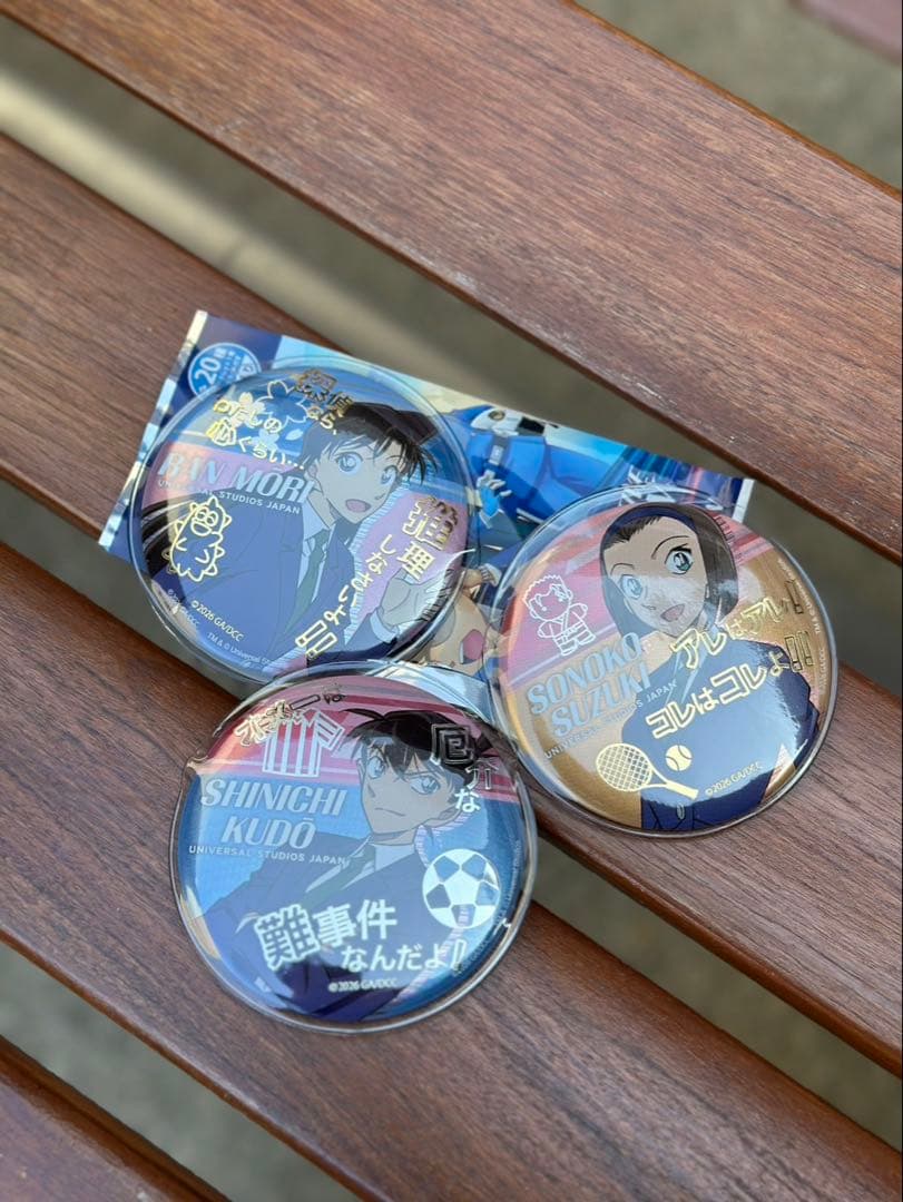 名探偵コナン 缶バッジ USJ 工藤新一 毛利蘭 鈴木園子 - メルカリ