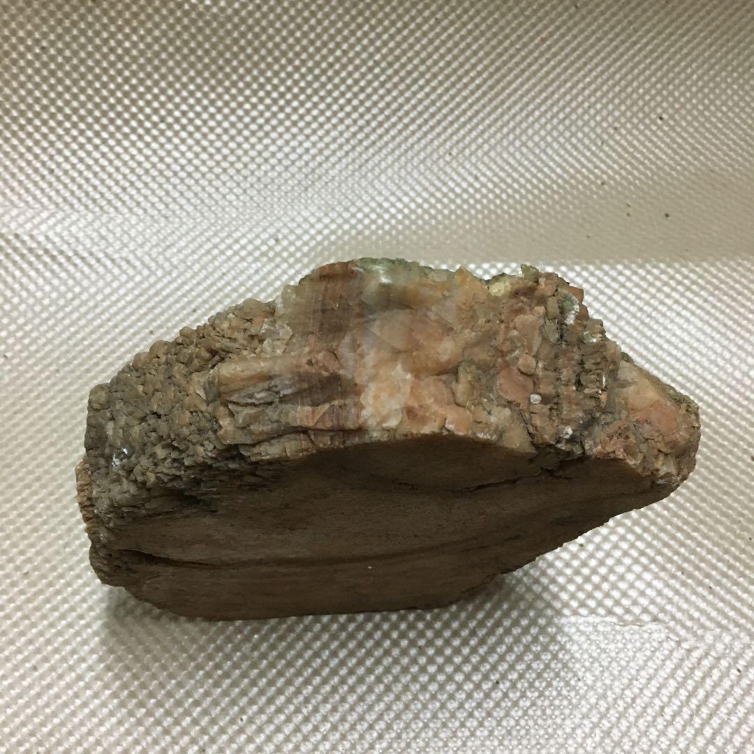 0847  石 カラーストーン パワーストーン 詳細不明