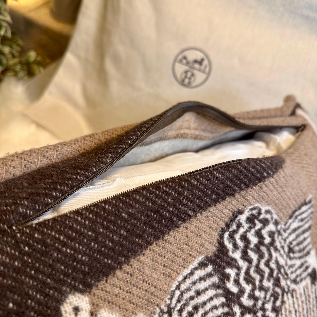 HERMES エルメス ブランデンブルク エコルセ クッション