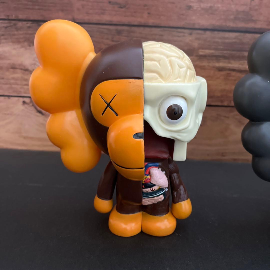 エイプ　bape フィギュア　kaws kaws milo