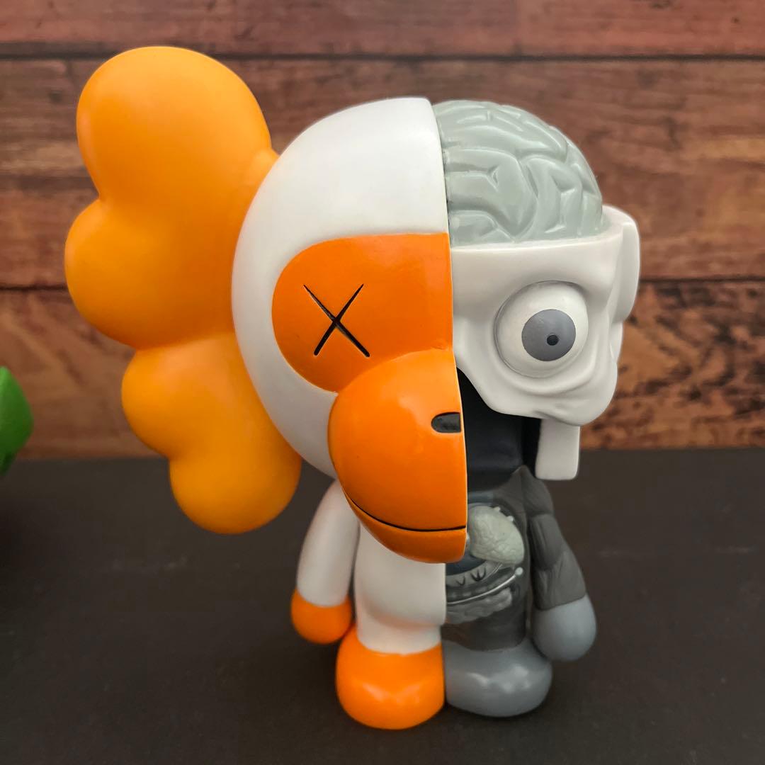 エイプ　bape フィギュア　kaws kaws milo