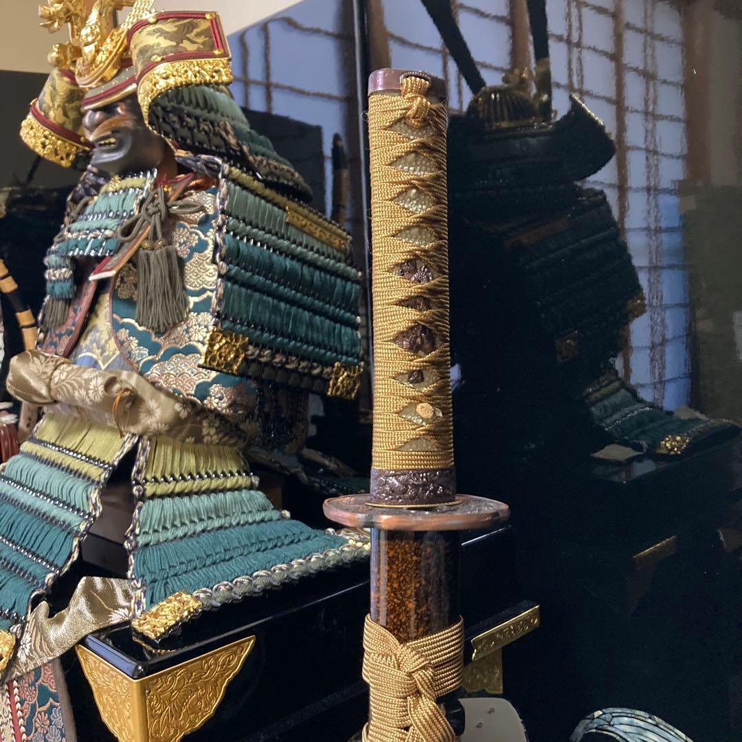 【美品・箱有り・飾り方付】五月人形 兜飾り 端午の節句 弓 刀 『金彩』皇宸作