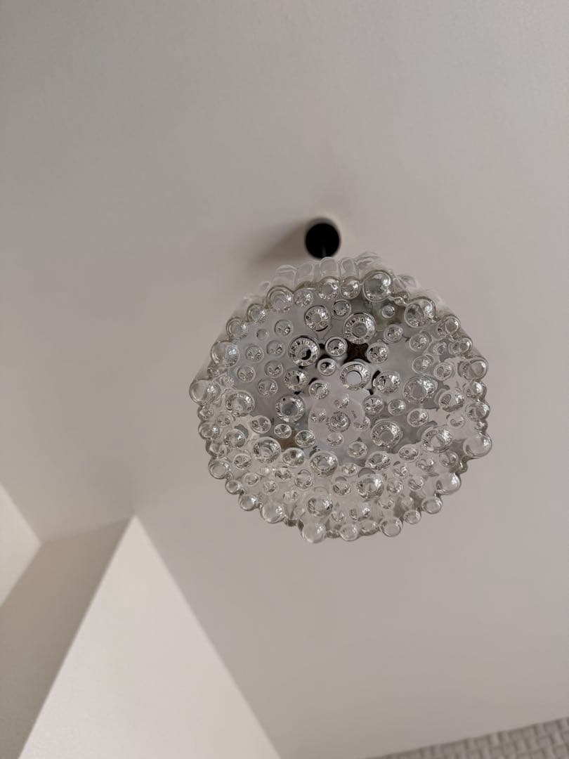 Staff Leuchten社製ガラスペンダントランプ。