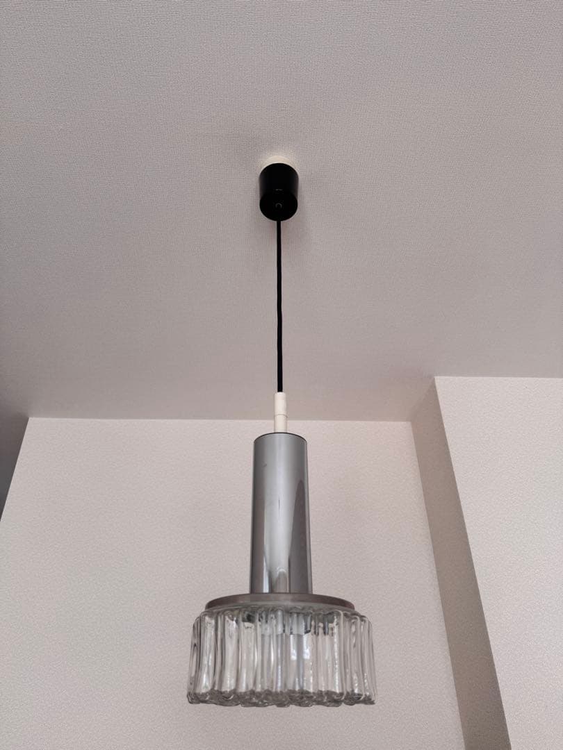 Staff Leuchten社製ガラスペンダントランプ。