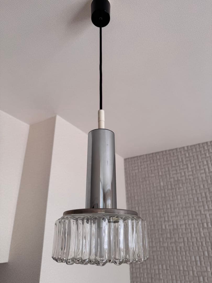 Staff Leuchten社製ガラスペンダントランプ。